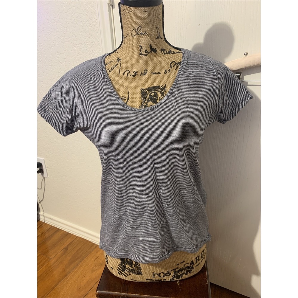 Everlane XS 100% Pima cotton stripped woman's soft t shirt euc